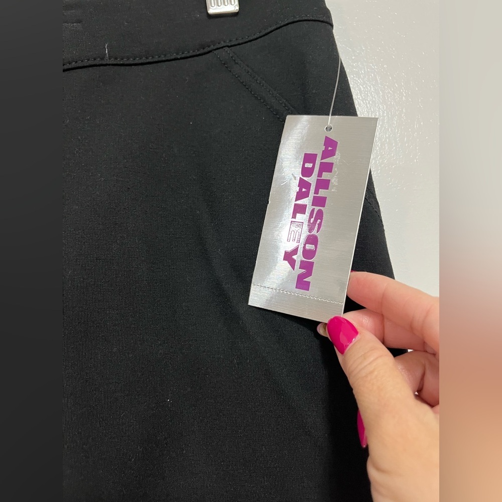 Allison Daley Petite Black Capri Pants Pull-On Shaping Stretch PM NWT - Picture 3 of 10